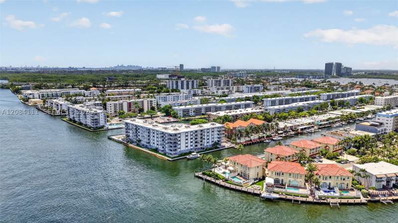 1 bedroom Condominium at 4000 NE 170th St 606, Eden Point North Condo, North Miami Beach — photo 5
