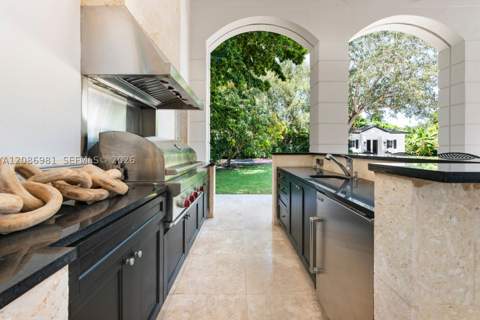 6045 SW 106th St, Pinecrest FL - photo 16 of 85