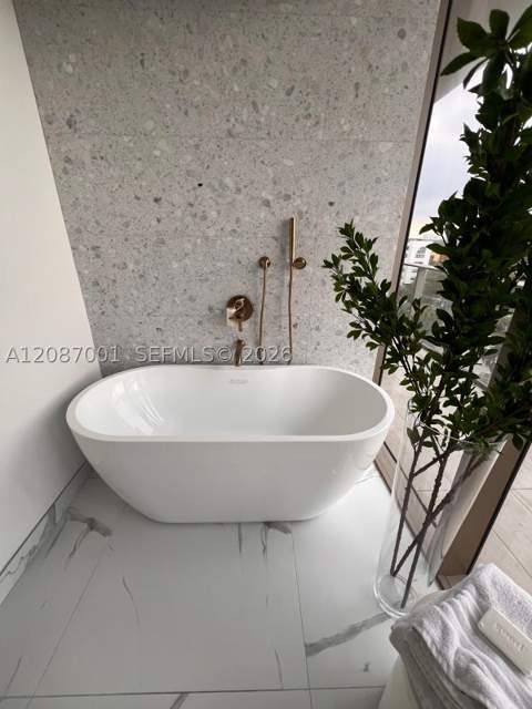 2678 Tigertail Ave 502, Miami FL - photo 7 of 37