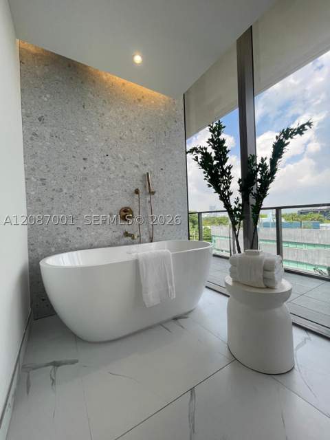 2678 Tigertail Ave 502, Miami FL - photo 8 of 37