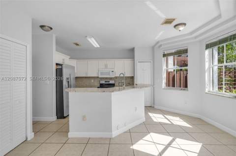 4873 NW 107th Path, Doral FL - photo 10 of 39