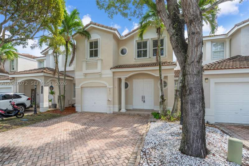 3 bedroom Townhouse at 4873 NW 107th Path, Savannah At Doral, Doral — photo 3