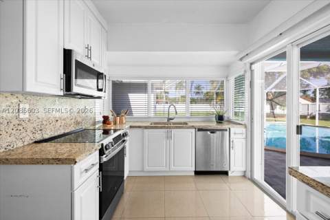11125 SW 173rd Ter, Miami FL - photo 10 of 42