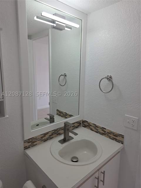 9310 Fontainebleau Blvd 606, Miami FL - photo 16 of 27