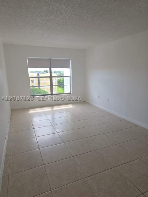 9310 Fontainebleau Blvd 606, Miami FL - photo 17 of 27