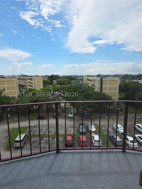 9310 Fontainebleau Blvd 606, Miami FL - photo 24 of 27