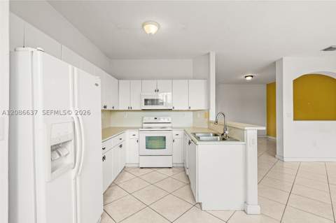 11401 NW 76th Ter, Doral FL - photo 18 of 65
