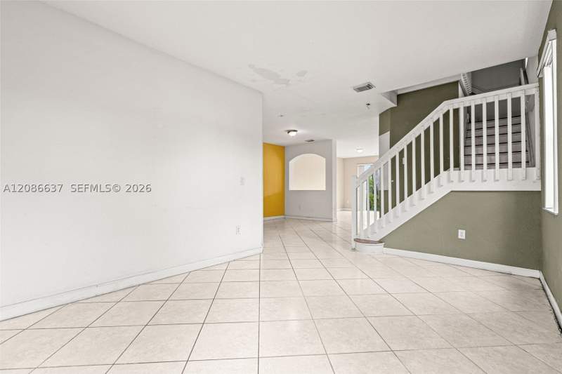 4 bedroom Townhouse at 11401 NW 76th Ter, Doral Isles North Sec Two, Doral — photo 4