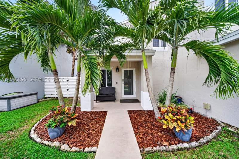 3 bedroom SingleFamilyResidence at 13746 SW 145th St, Weitzer Country Homes, Miami — photo 3
