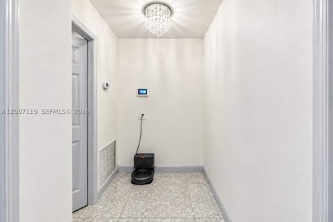 13041 NW 11th Ter, Miami FL - photo 11 of 34