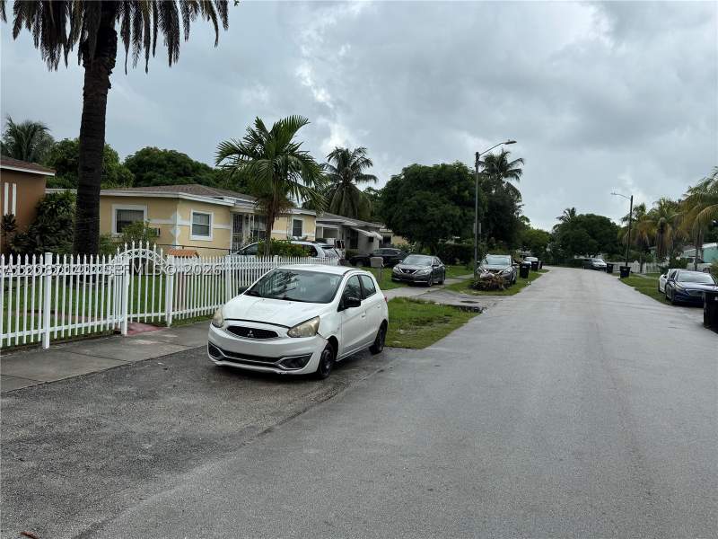 2 bedroom SingleFamilyResidence at 1077 NE 157th Ter, Fleeman Heights, North Miami Beach — photo 4