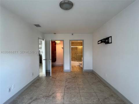 677 NE 24 th 704, Miami FL - photo 10 of 15