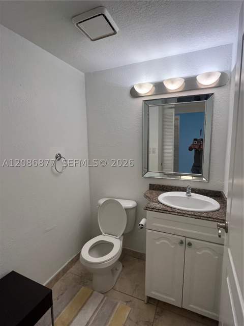 677 NE 24 th 704, Miami FL - photo 12 of 15