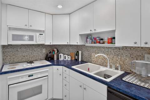 500 Bayview Dr 1420, Sunny Isles Beach FL - photo 9 of 51
