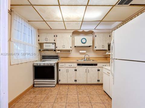 1580 NE 132nd Rd, North Miami FL - photo 7 of 25