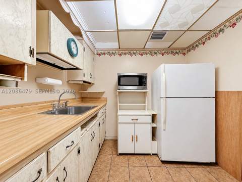 1580 NE 132nd Rd, North Miami FL - photo 8 of 25