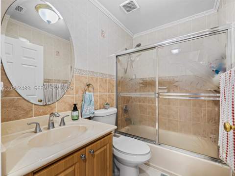 6536 NW 197th Ln, Hialeah FL - photo 13 of 41
