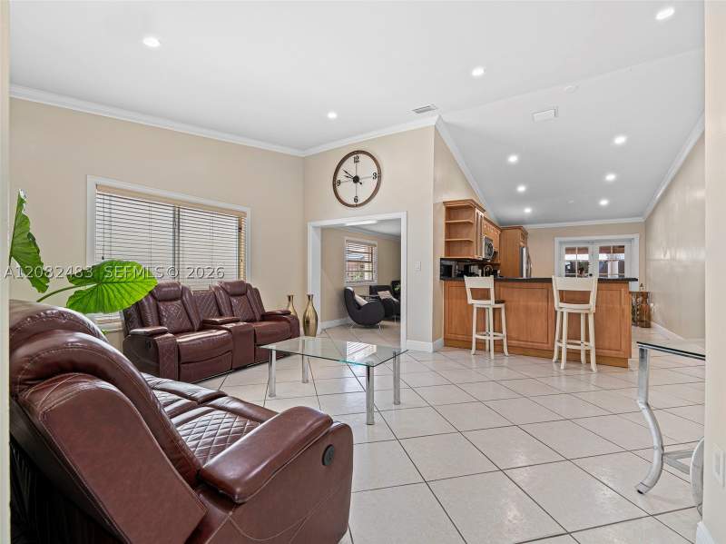3 bedroom SingleFamilyResidence at 6536 NW 197th Ln, Country Lake Homes, Hialeah — photo 2