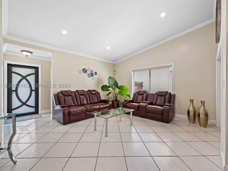 3 bedroom SingleFamilyResidence at 6536 NW 197th Ln, Country Lake Homes, Hialeah — photo 4