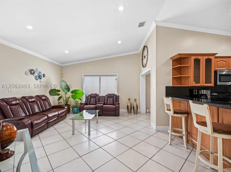 3 bedroom SingleFamilyResidence at 6536 NW 197th Ln, Country Lake Homes, Hialeah — photo 5