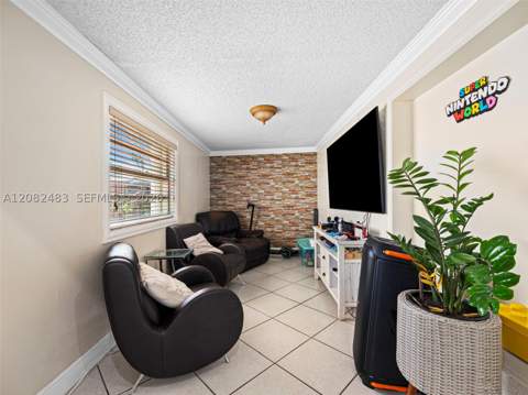 6536 NW 197th Ln, Hialeah FL - photo 6 of 41
