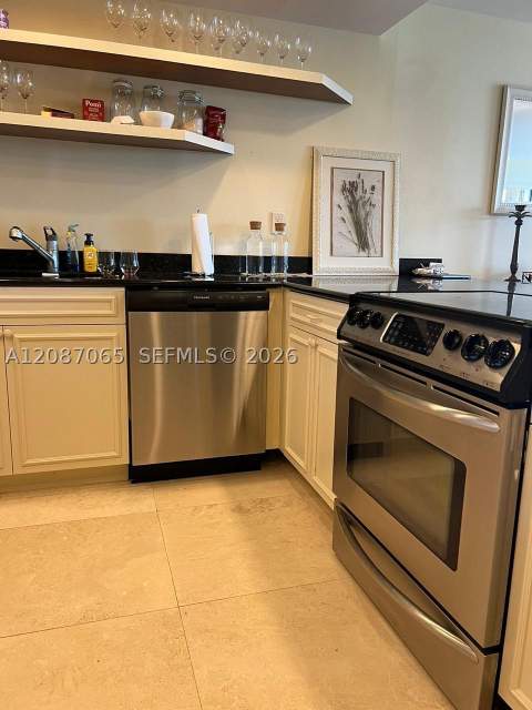 18151 NE 31st Ct 1005, Aventura FL - photo 8 of 29