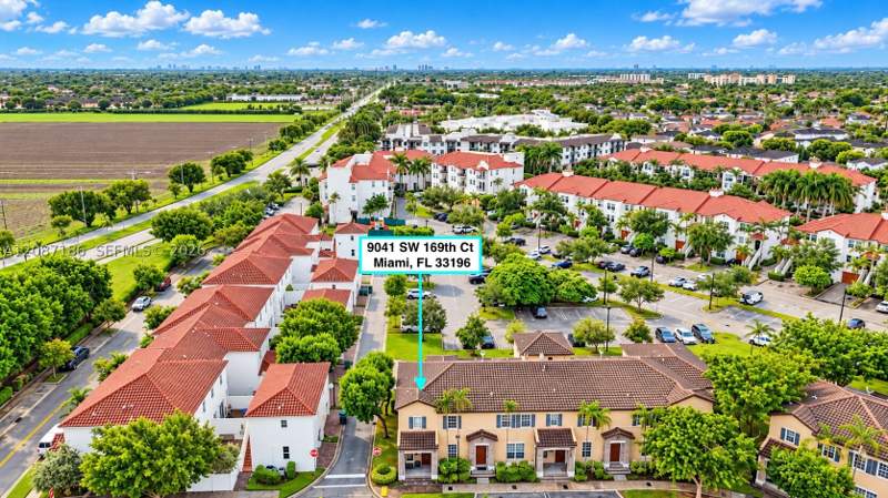4 bedroom Townhouse at 9041 SW 169th Path, Kendall Commons Residenti, Miami — photo 4