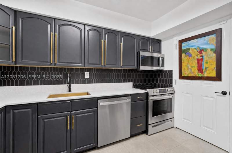 1 bedroom Condominium at 1000 NE 191st St 14, Riviera Condominium Apts, Miami — photo 3