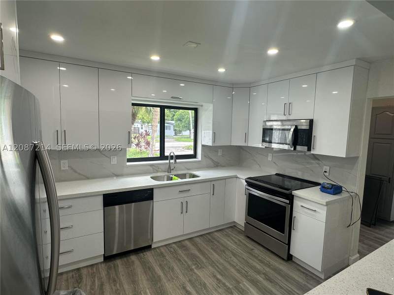 4 bedroom SingleFamilyResidence at 2025 NW 191st St, Windward Ests Sec 2, Miami Gardens — photo 5