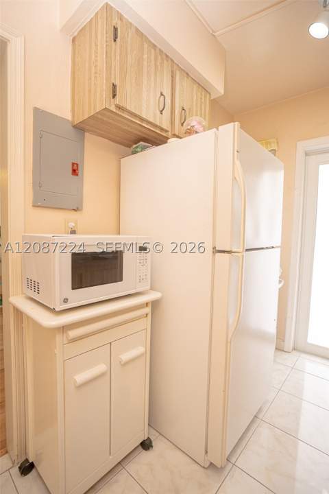 637 SW 11th St 6W, Miami FL - photo 15 of 30