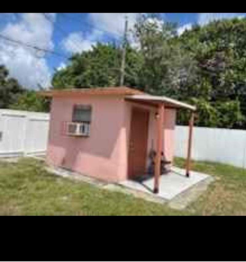 5 bedroom SingleFamilyResidence at 2467 NW 90th Street, Oxford Park, Miami — photo 4