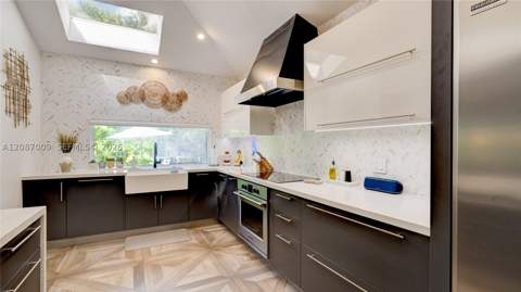 4080 Lybyer Ave, Miami FL - photo 13 of 58
