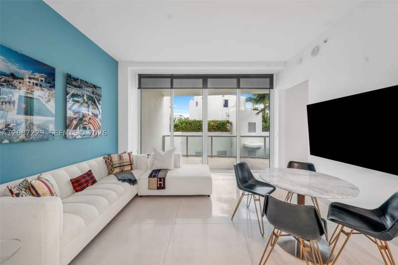 1 bedroom Condominium at 50 S Pointe Dr 514, Continuum On South Beach, Miami Beach — photo 2