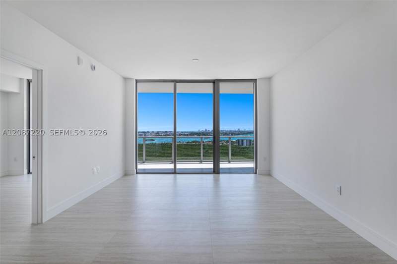1 bedroom Condominium at 2411 Laguna 2704, One Park Tower, North Miami — photo 2