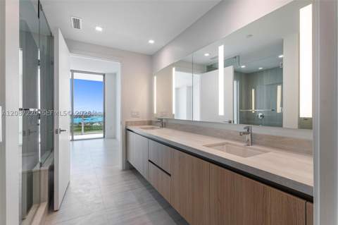 2411 Laguna 2704, North Miami FL - photo 21 of 51