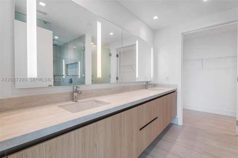 2411 Laguna 2704, North Miami FL - photo 23 of 51