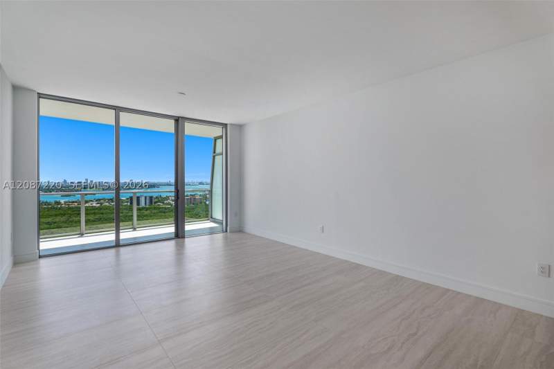 1 bedroom Condominium at 2411 Laguna 2704, One Park Tower, North Miami — photo 3