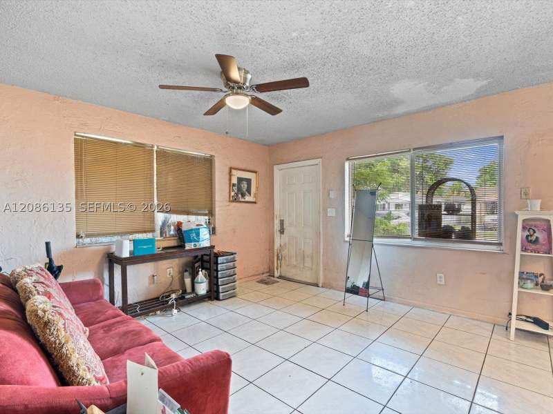 3 bedroom SingleFamilyResidence at 2118 NW 47th St, Earlington Heights, Miami — photo 4