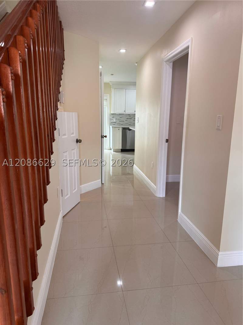 2 bedroom Townhouse at 7075 NW 173rd Dr 1406, Bonita Golf View Townvill, Hialeah — photo 4