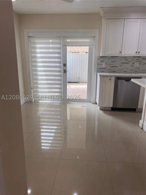 7075 NW 173rd Dr 1406, Hialeah FL - photo 9 of 25