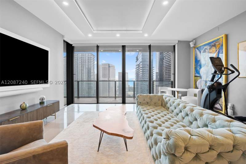 1 bedroom Condominium at 88 SW 7th St 3107, Rise Condo, Miami — photo 3