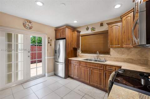 6746 NW 199th St, Hialeah FL - photo 12 of 28