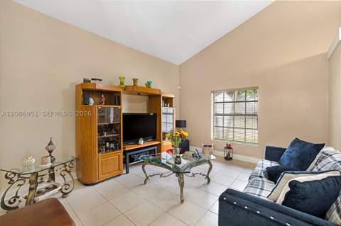 6746 NW 199th St, Hialeah FL - photo 17 of 28