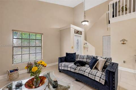 6746 NW 199th St, Hialeah FL - photo 18 of 28