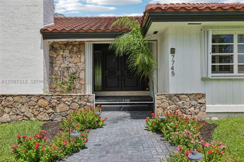 7745 SW 183rd Ter, Palmetto Bay FL - photo 14 of 34