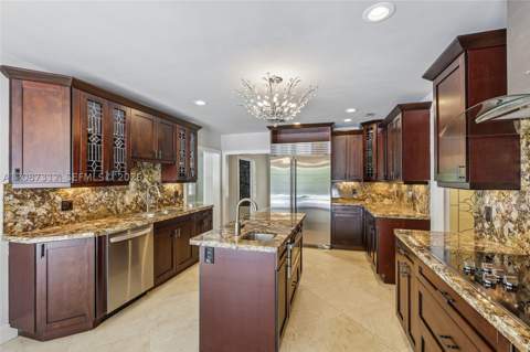7745 SW 183rd Ter, Palmetto Bay FL - photo 6 of 34
