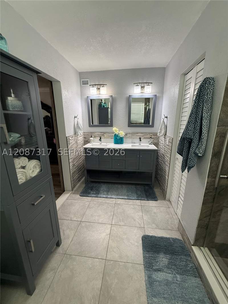 3 bedroom Townhouse at 6821 W 2nd Ct, Palm Springs Villas 3rd A, Hialeah — photo 2