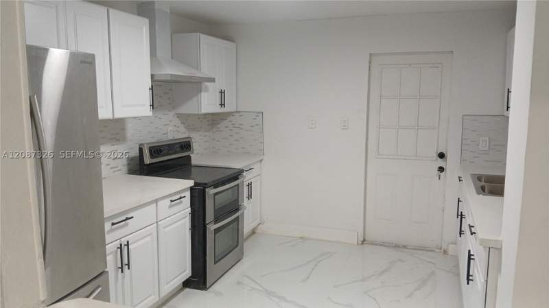 4 bedroom SingleFamilyResidence at 4391 NW 169th Ter, Venetian Development Sub-, Miami Gardens — photo 2