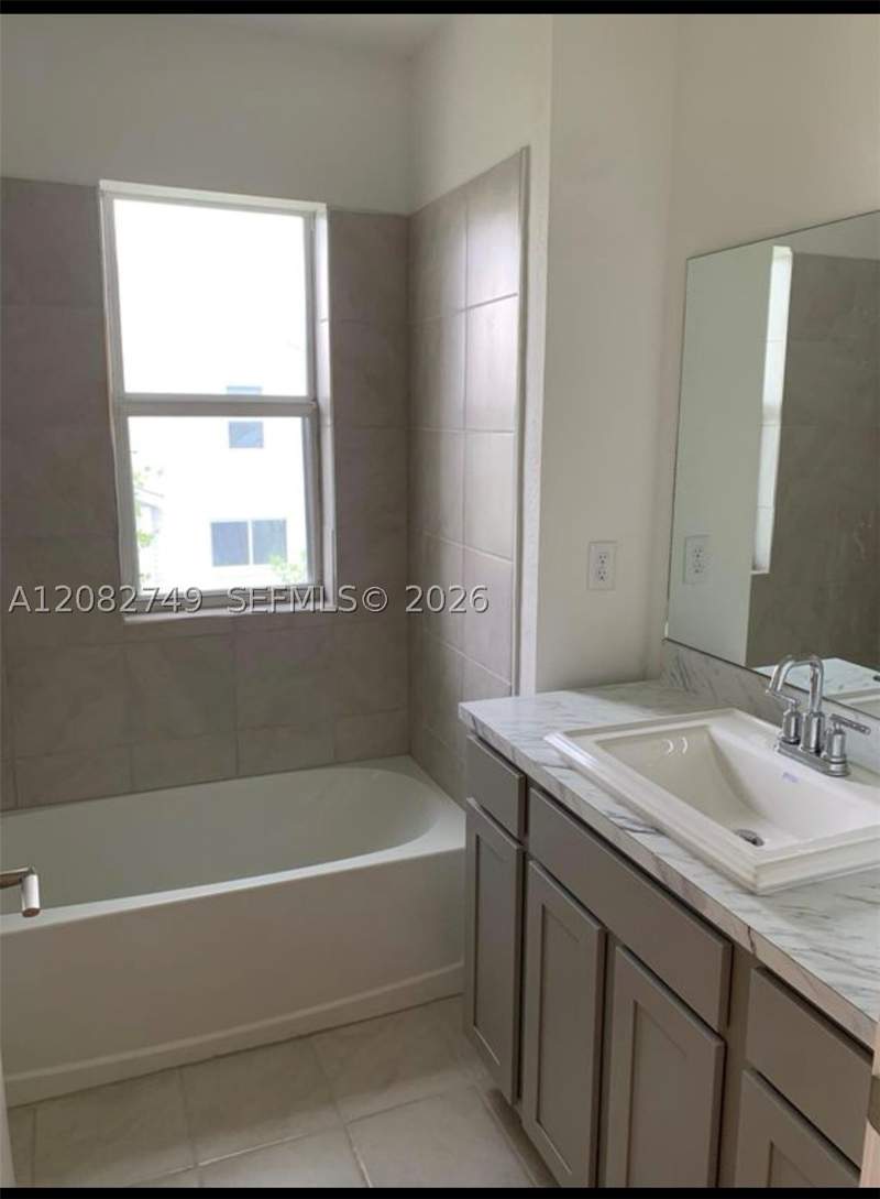 4 bedroom Townhouse at 1816 SE 9th Ave, Hamilton Place, Homestead — photo 3