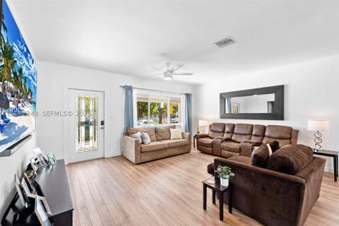7940 Hawthorne Ave, Miami Beach FL - photo 16 of 32